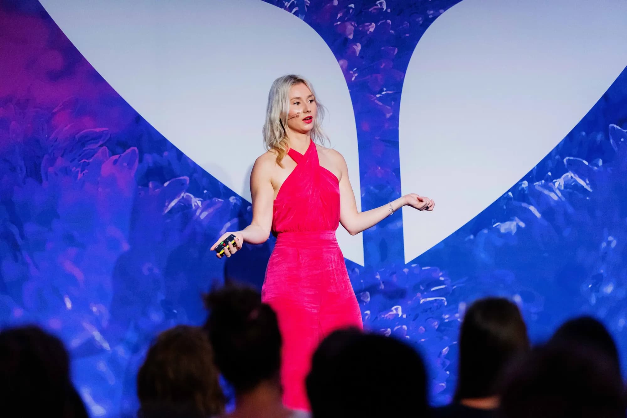 Anna Lindfors on stage