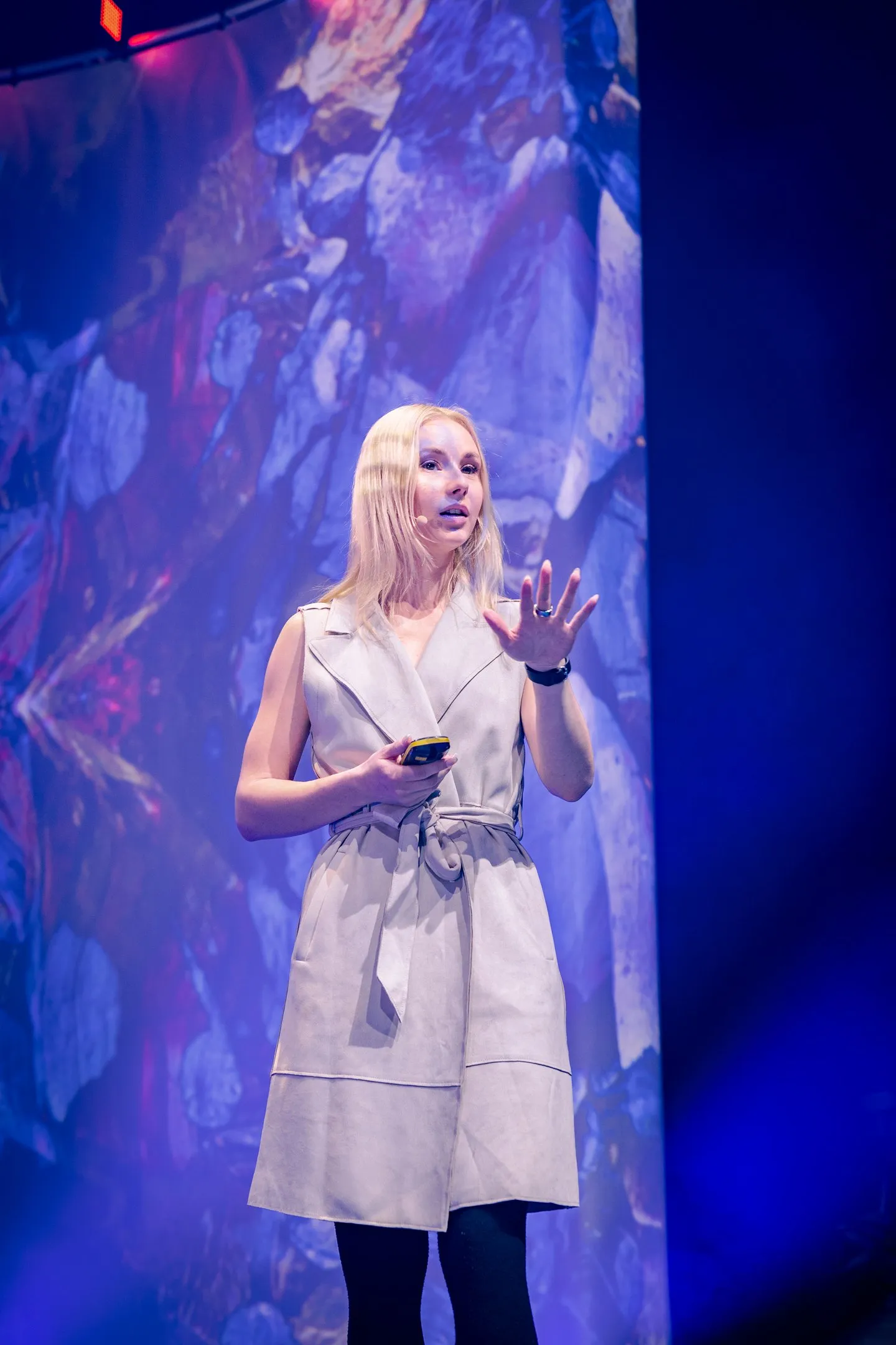 Anna Lindfors speaking